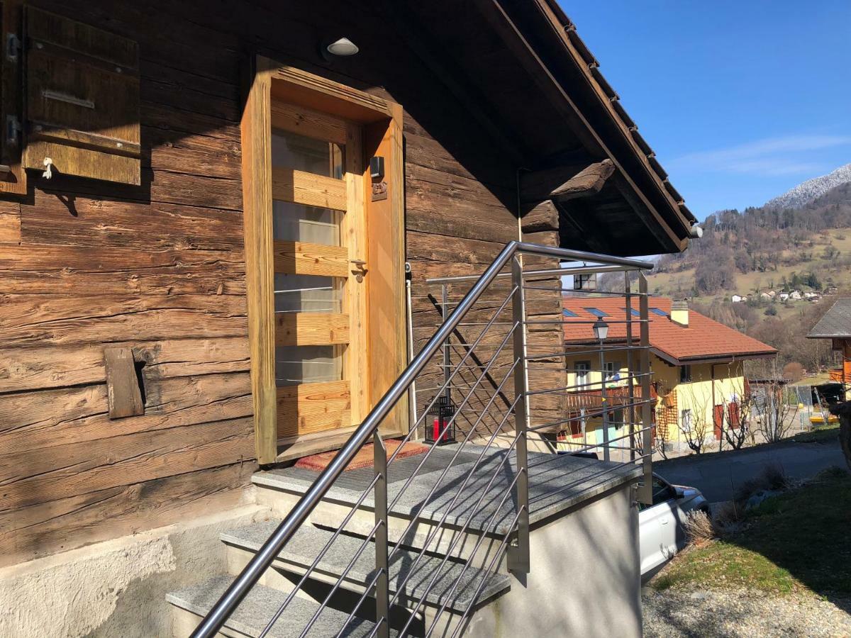Chalet Rouge Coeur Bex Luaran gambar