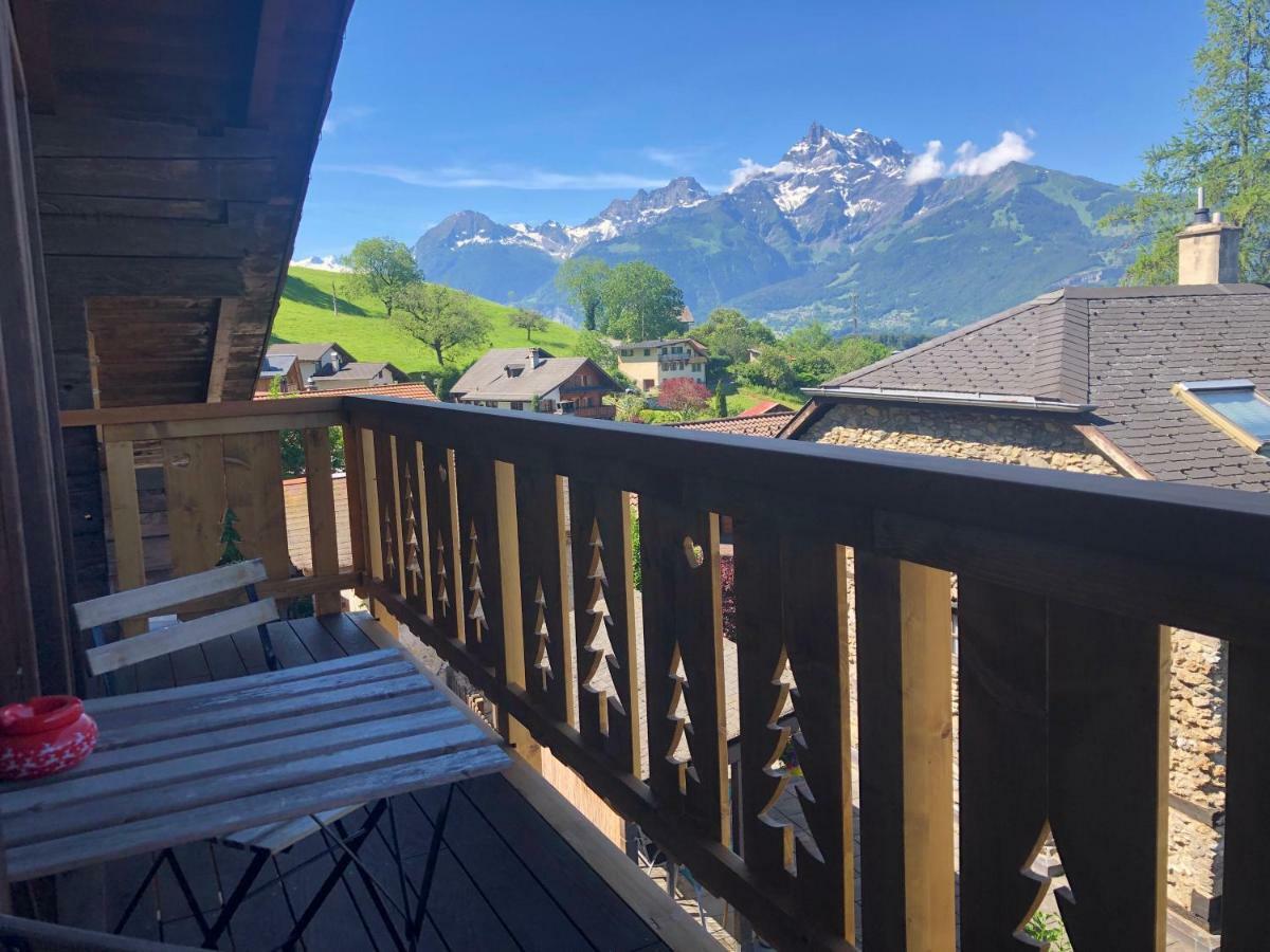 Chalet Rouge Coeur Bex Luaran gambar